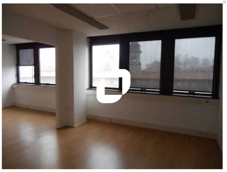 Bureau dans Bordeaux à louer - Photo de l’immeuble – Image 3 sur 3