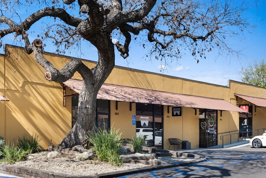 31149 Via Colinas, Westlake Village, CA à louer - Photo de l’immeuble – Image 2 sur 12