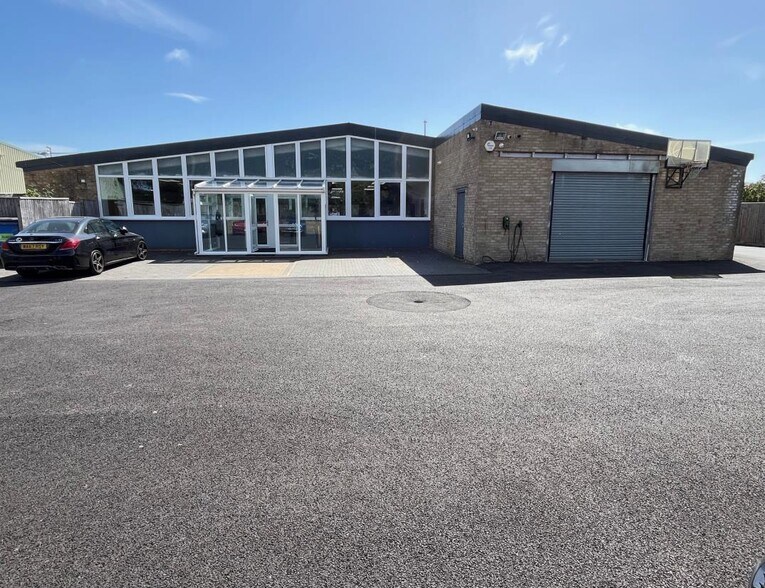 3 Airfield Way, Christchurch à vendre - Photo de l’immeuble – Image 3 sur 11