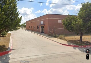 2730 Coombs Creek Dr, Dallas, TX à louer Photo de l’immeuble– Image 1 sur 1