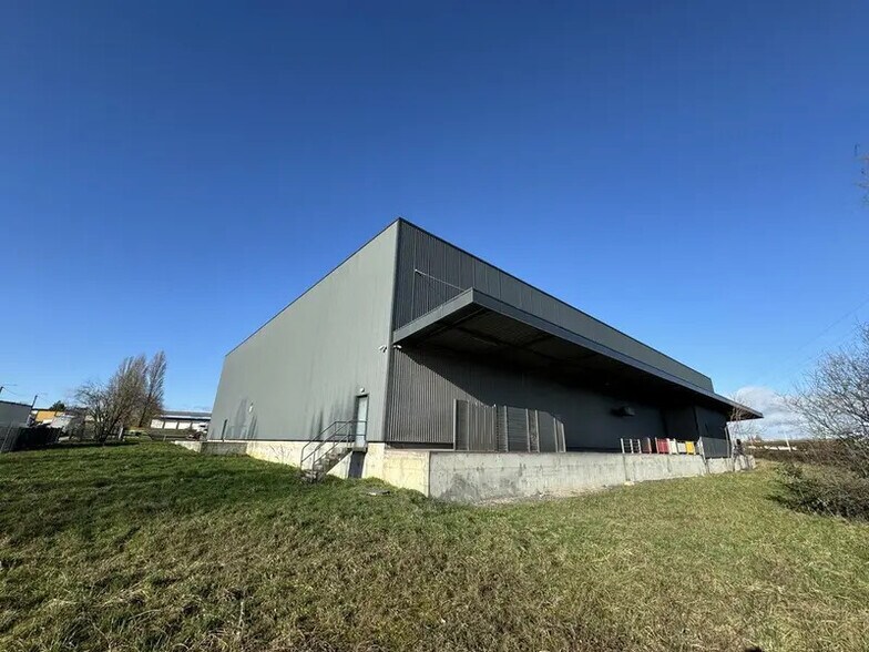 Industriel/Logistique dans Dijon à vendre - Photo de l’immeuble – Image 3 sur 12