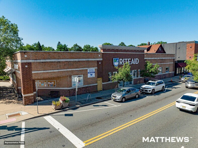 330-332 Raritan Ave, Highland Park, NJ à vendre - Photo de l’immeuble – Image 1 sur 3