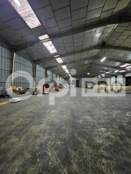Local d'activités dans Muizon à vendre - Photo de l’immeuble – Image 2 sur 9