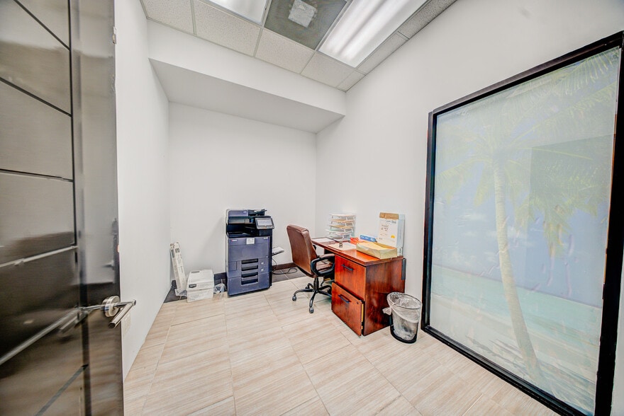 301 Arthur Godfrey Rd, Miami Beach, FL à louer - Photo de l’immeuble – Image 3 sur 36