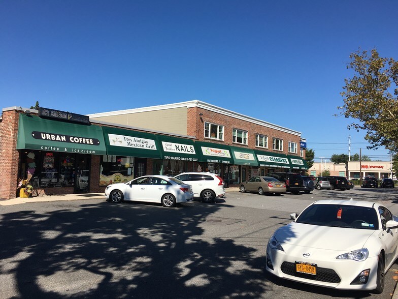 91-101 Broadway, Greenlawn, NY à louer - Photo de l’immeuble – Image 2 sur 6