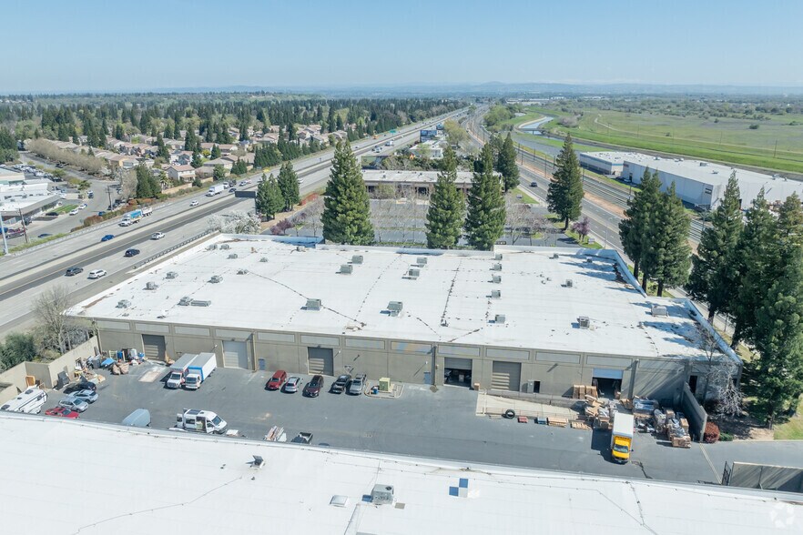 11415 Folsom Blvd, Rancho Cordova, CA à louer - Aérien – Image 2 sur 10