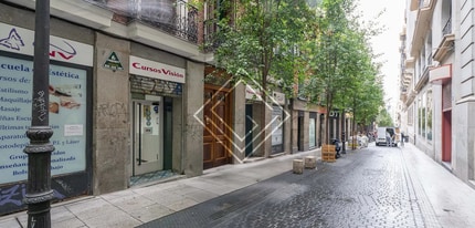 Local commercial dans Madrid, Madrid à louer Photo intérieure– Image 1 sur 8