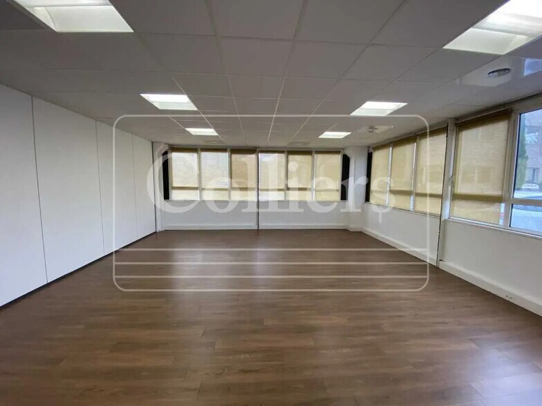 Bureau dans Marseille à louer - Photo de l’immeuble – Image 1 sur 16