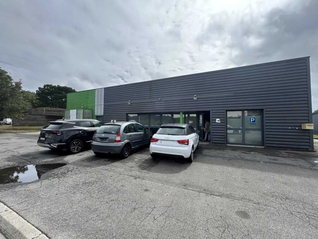 Local commercial dans Saint-Herblain à louer Photo de l’immeuble– Image 1 sur 7