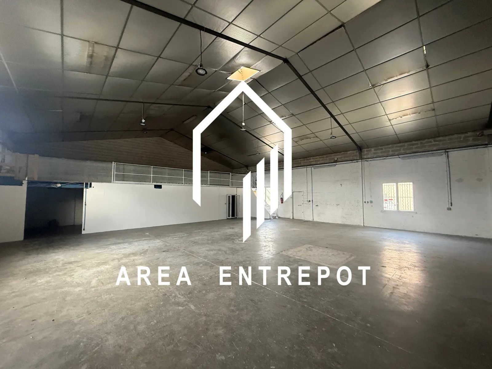 Local d’activités dans Aubagne à louer Photo intérieure– Image 1 sur 9