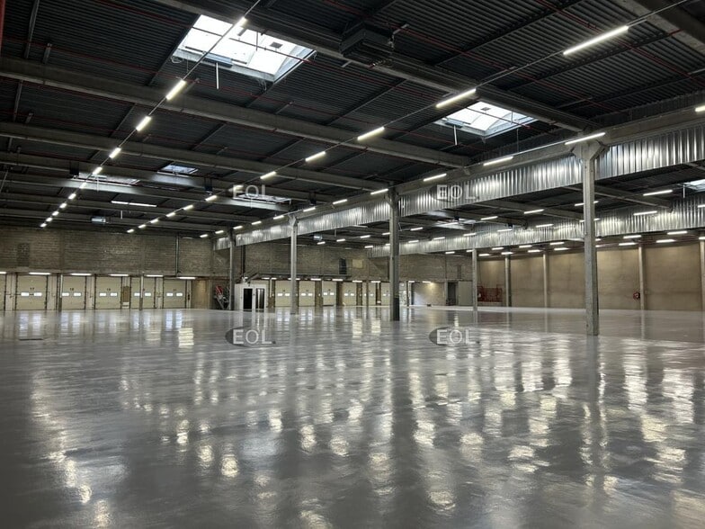 Industriel/Logistique dans Saint-Witz à louer - Photo de l’immeuble – Image 3 sur 12