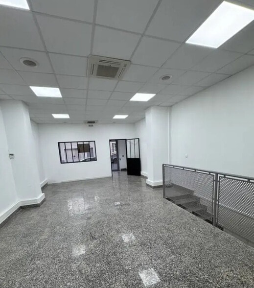 Local commercial dans Saint-Maur-des-Fossés à louer - Photo intérieure – Image 3 sur 7