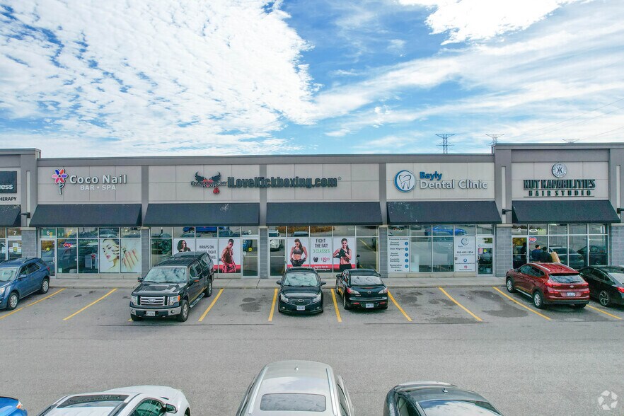 1635 Bayly St, Pickering, ON à louer - Photo de l’immeuble – Image 2 sur 5