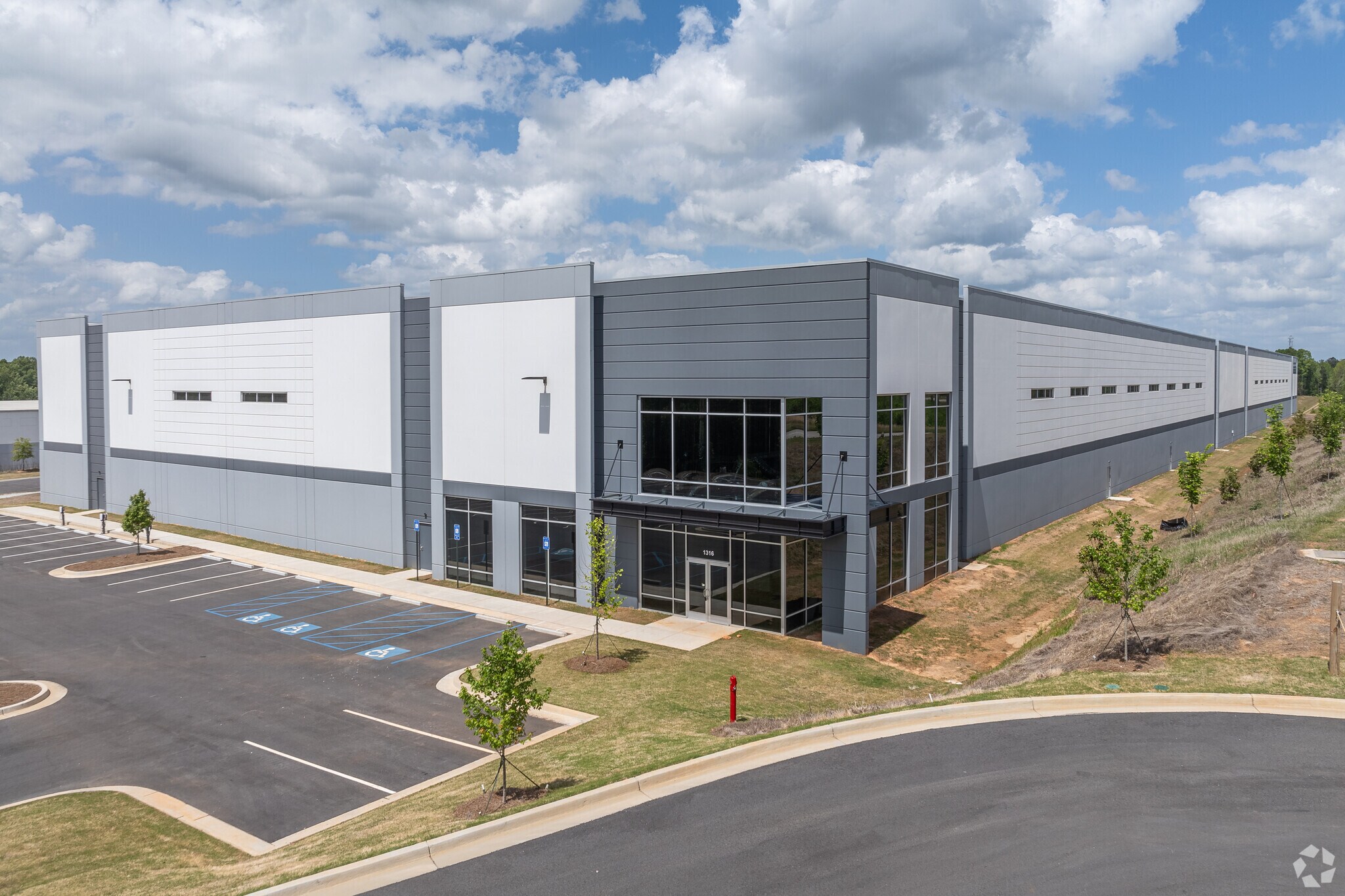 1316 Steven B. Tanger Blvd, Commerce, GA à louer Photo principale– Image 1 sur 9
