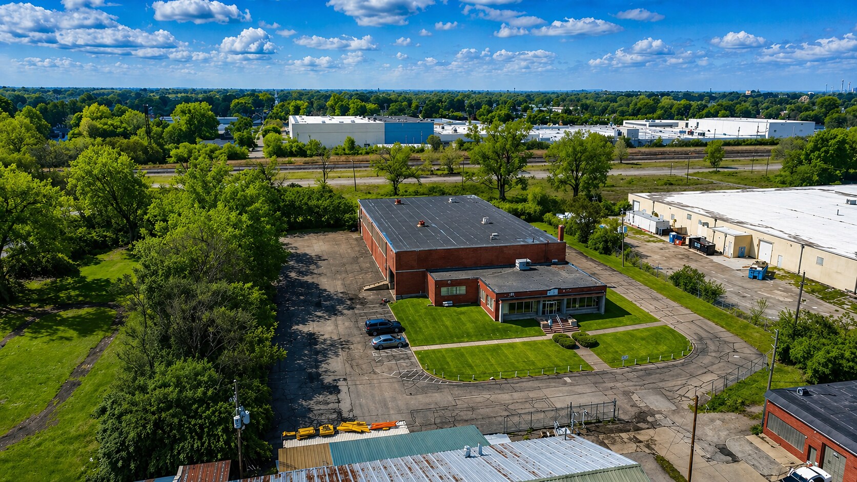 105 S Keystone Ave, Indianapolis, IN à louer Photo de l’immeuble– Image 1 sur 5