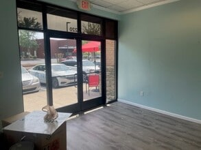 6601-6603 Sugarloaf Pky, Duluth, GA à louer Photo intérieure– Image 2 sur 4