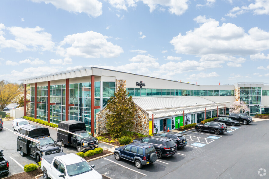 724 W Lancaster Ave, Wayne, PA à louer - Photo de l’immeuble – Image 3 sur 6