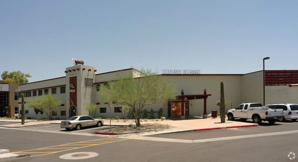 5009 E Washington St, Phoenix, AZ à vendre - Photo de l’immeuble – Image 2 sur 8