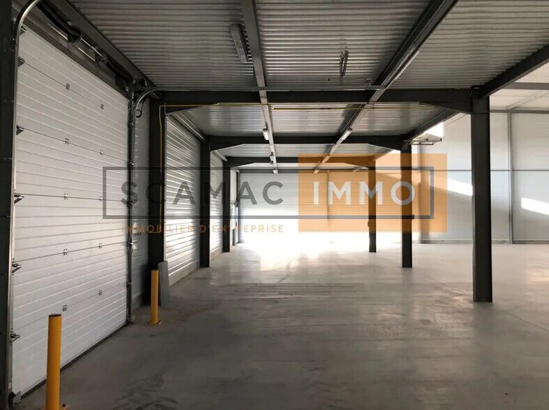 Industriel/Logistique dans Aulnay-sous-Bois à louer - Photo de l’immeuble – Image 2 sur 5