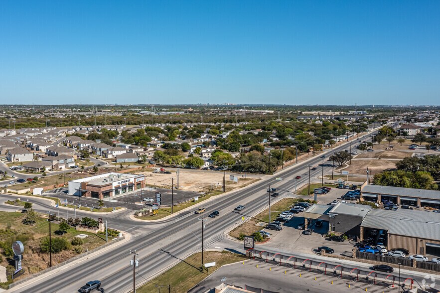 11647 Culebra Rd, San Antonio, TX à louer - Aérien – Image 2 sur 6