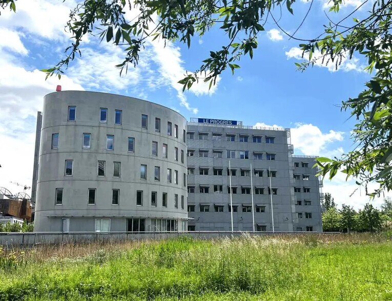 Bureau dans Lyon à louer - Photo de l’immeuble – Image 3 sur 4