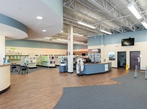 504 E Lewis and Clark Pky, Clarksville, IN à vendre Photo intérieure– Image 1 sur 3