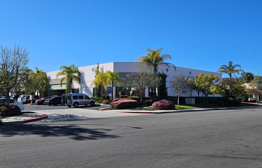 41636 Enterprise Cir N, Temecula, CA à louer - Photo de l’immeuble – Image 2 sur 10
