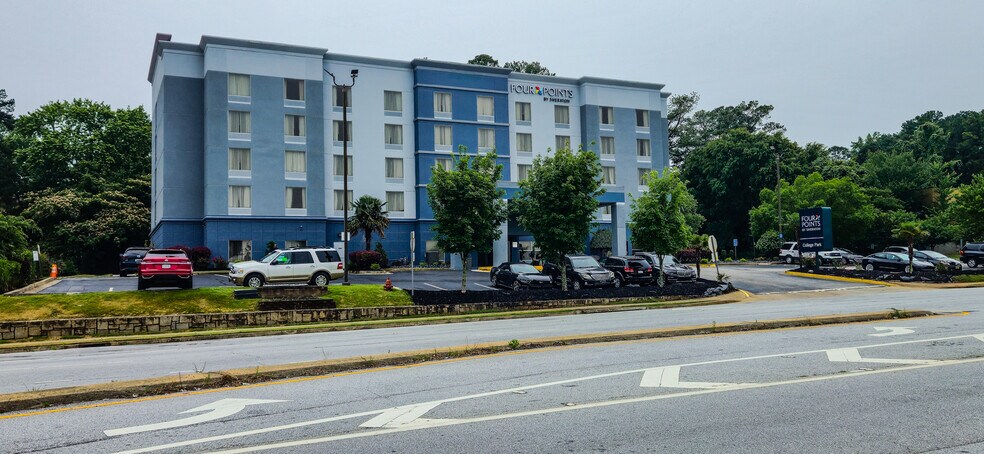 1556 Phoenix Blvd, College Park, GA à vendre - Photo de l’immeuble – Image 2 sur 21