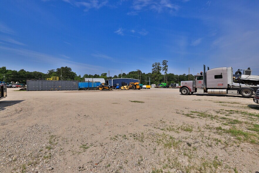 19285 Old Houston Rd, Conroe, TX à vendre - Photo de l’immeuble – Image 2 sur 42