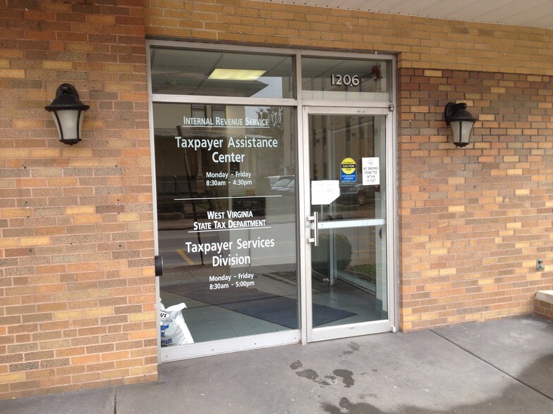 1206 Quarrier St, Charleston, WV à louer - Photo de l’immeuble – Image 3 sur 14