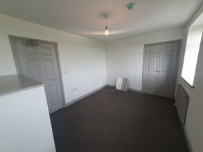 291 Wakefield Rd, Huddersfield à louer Photo intérieure– Image 2 sur 5