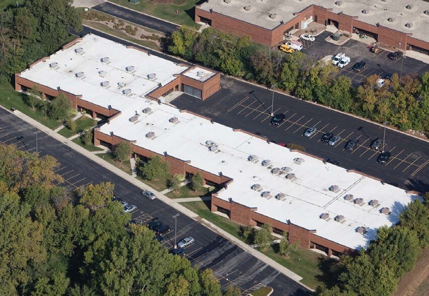 150 N Patrick Blvd, Brookfield, WI à louer - Aérien – Image 2 sur 16