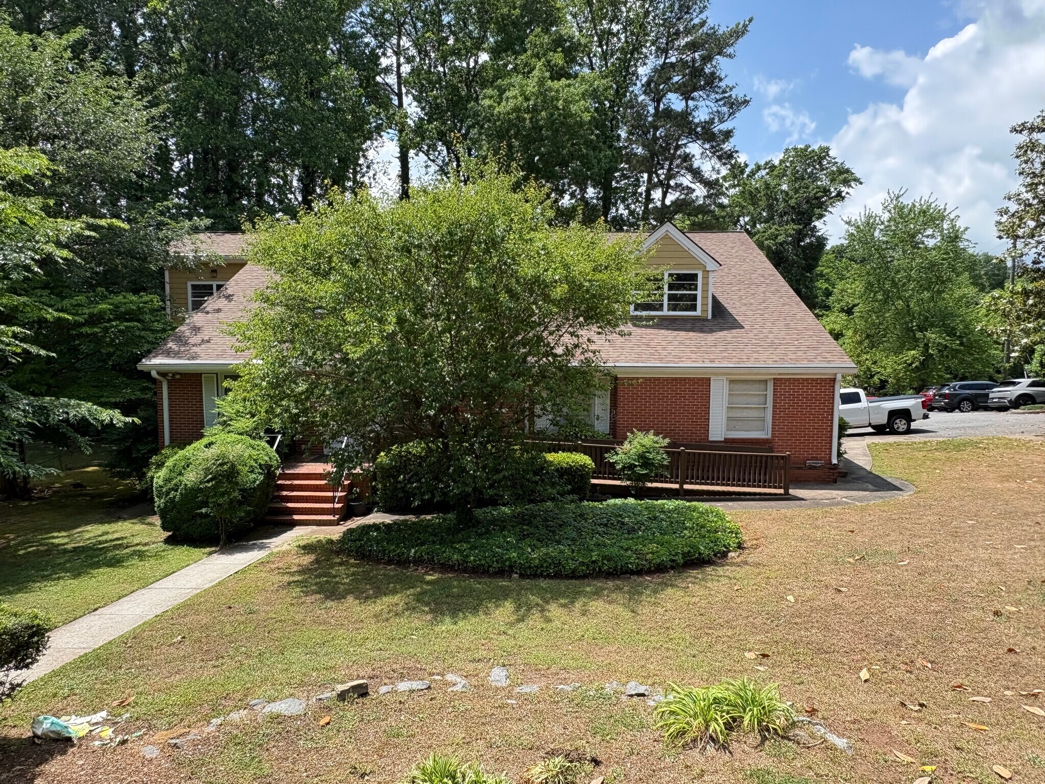 100 SE Dogwood Dr, Marietta, GA à vendre Photo de l’immeuble– Image 1 sur 9