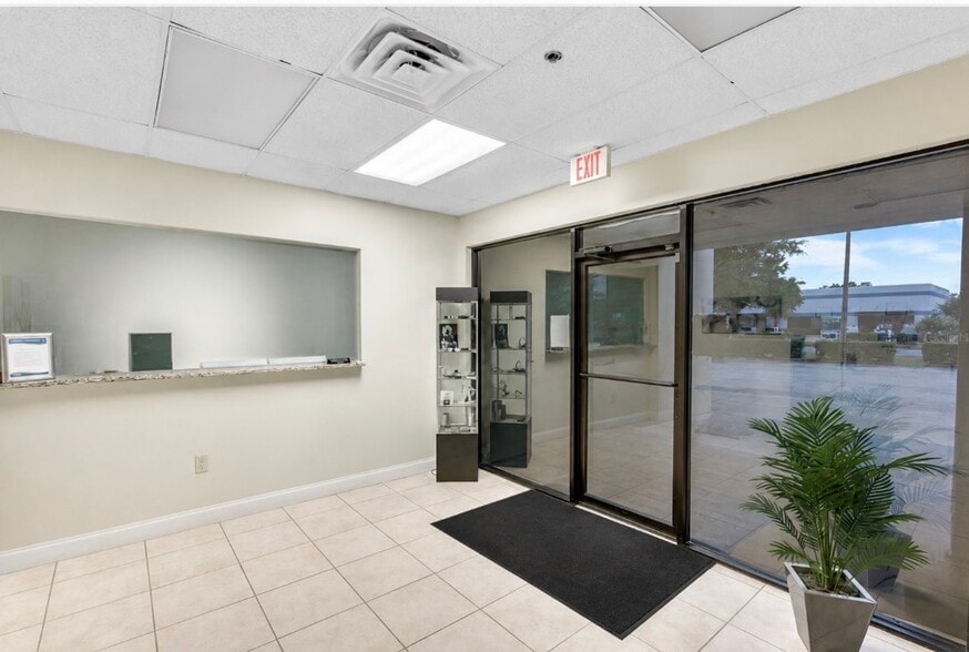 2453 Orlando Central Pky, Orlando, FL à vendre - Photo intérieure – Image 3 sur 10