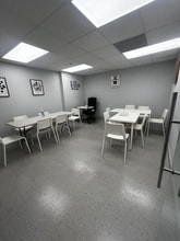 900 W 49th St, Hialeah, FL à louer Photo intérieure– Image 2 sur 12