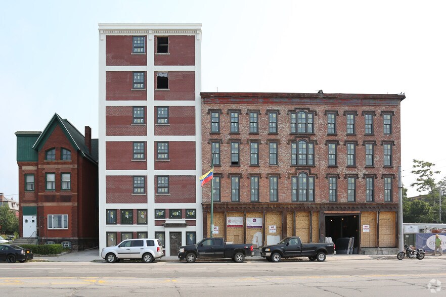 295 Niagara St, Buffalo, NY à louer - Photo de l’immeuble – Image 3 sur 8