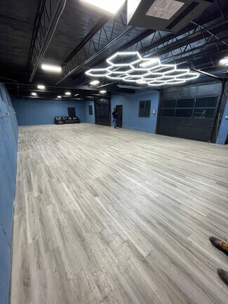 Plus de détails pour 921 Main St, Woburn, MA - Local commercial à louer