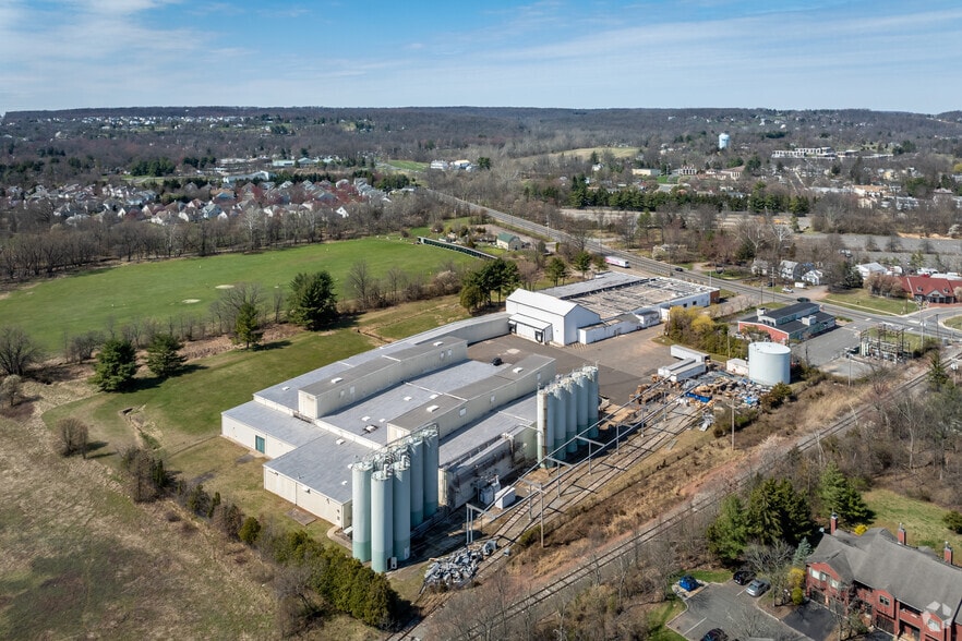 54 Highway 12, Flemington, NJ à louer - Aérien – Image 1 sur 5