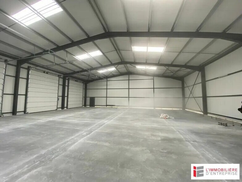 Local d’activités dans Combourg à louer - Photo intérieure – Image 1 sur 5