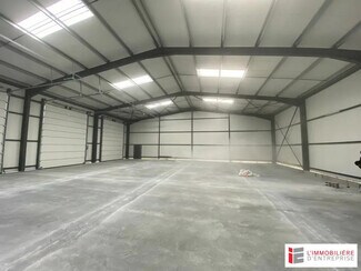 Plus de détails pour Local d'activités à louer