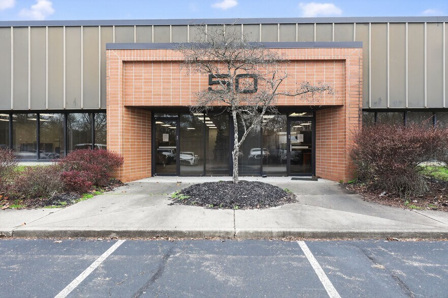 50 W TechneCenter Dr, Milford, OH à louer - Photo de l’immeuble – Image 2 sur 2