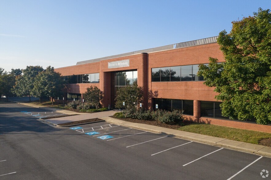 7495 New Horizon Way, Frederick, MD à vendre - Photo de l’immeuble – Image 2 sur 25