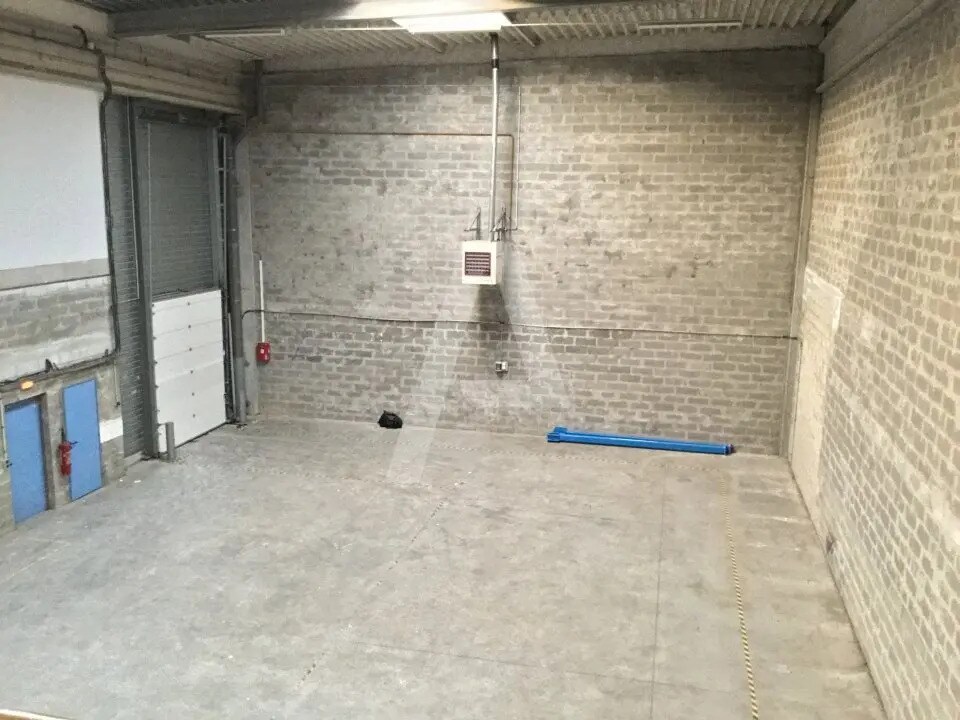 Local d’activités dans Ivry-sur-Seine à louer Photo de l’immeuble– Image 1 sur 11