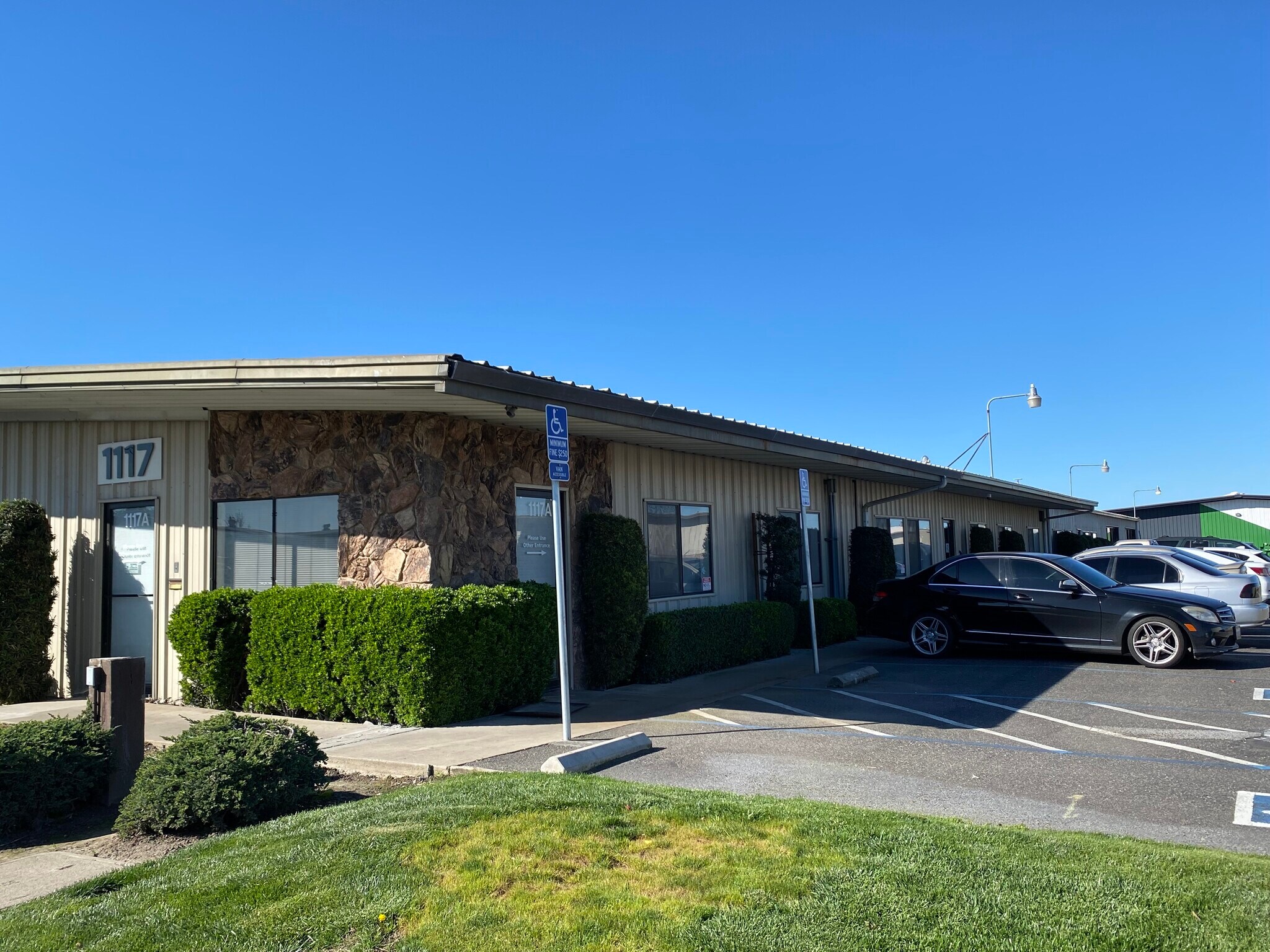 1117 Lone Palm Ave, Modesto, CA à vendre Photo principale– Image 1 sur 10