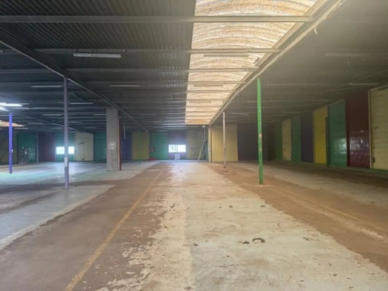 Local d’activités dans Saint-Denis à louer - Photo intérieure – Image 3 sur 11