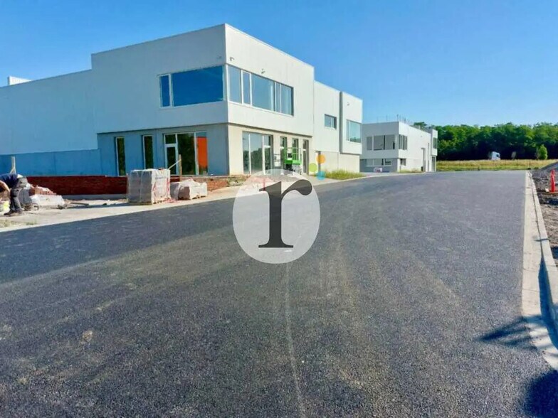 Bureau dans Escaudain à louer - Photo de la construction – Image 3 sur 7