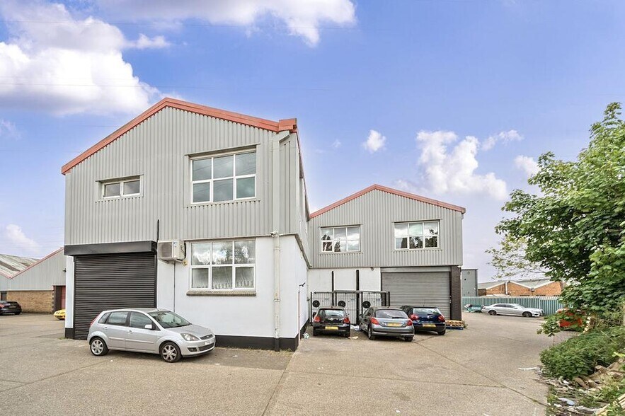 Arundel Rd, Uxbridge à louer - Photo de l’immeuble – Image 3 sur 22