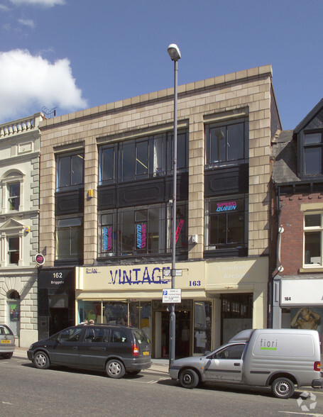 162-163 Briggate, Leeds à vendre - Photo principale – Image 1 sur 4