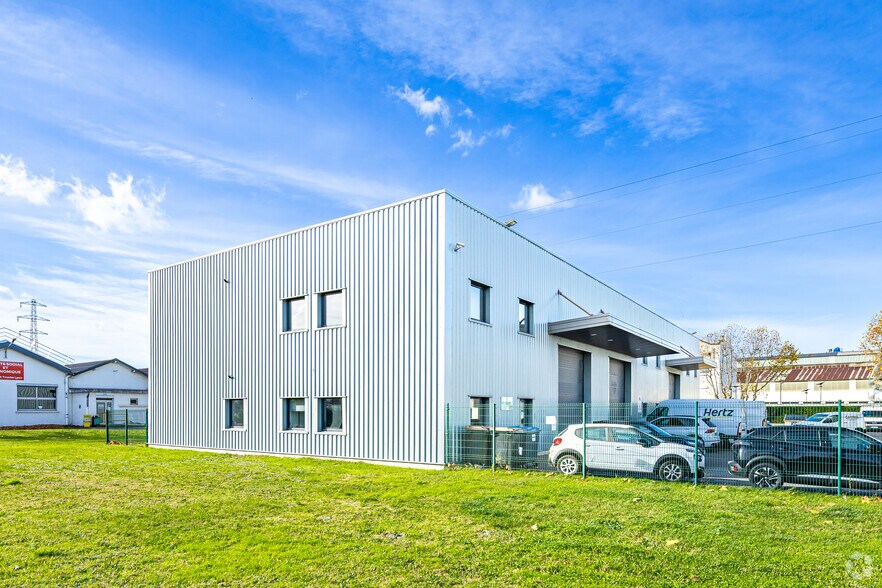 1 Avenue B Cité Berliet, Saint-Priest à louer - Photo de l’immeuble – Image 2 sur 7