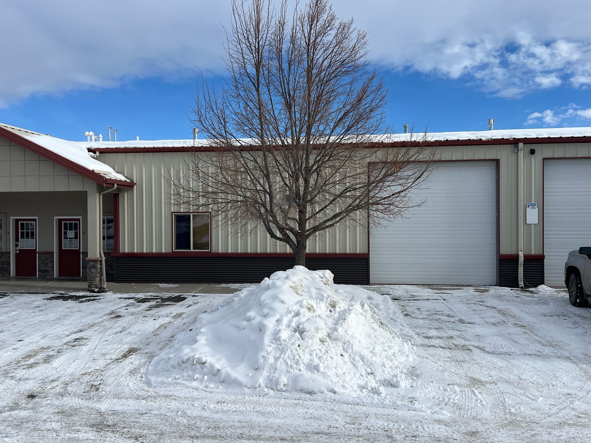 421 W Griffin Dr, Bozeman, MT à vendre Photo de l’immeuble– Image 1 sur 2